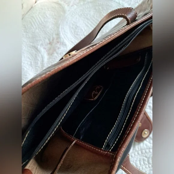 Vintage Leather Brahmin Purse - Picture 12 of 16